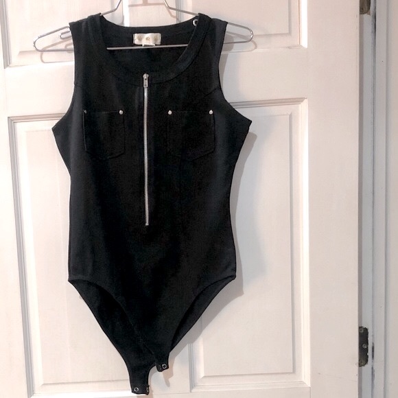 One Step Ahead Tops - THREE BEE label black sleevless front half zip bodysuit sizeL excellent cond